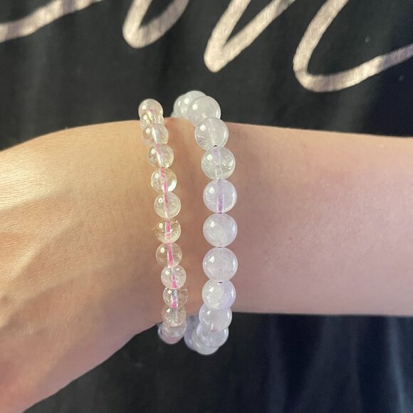 Lavender Amethyst Beaded Bracelet - 22 pcs - Picture 2 of 5